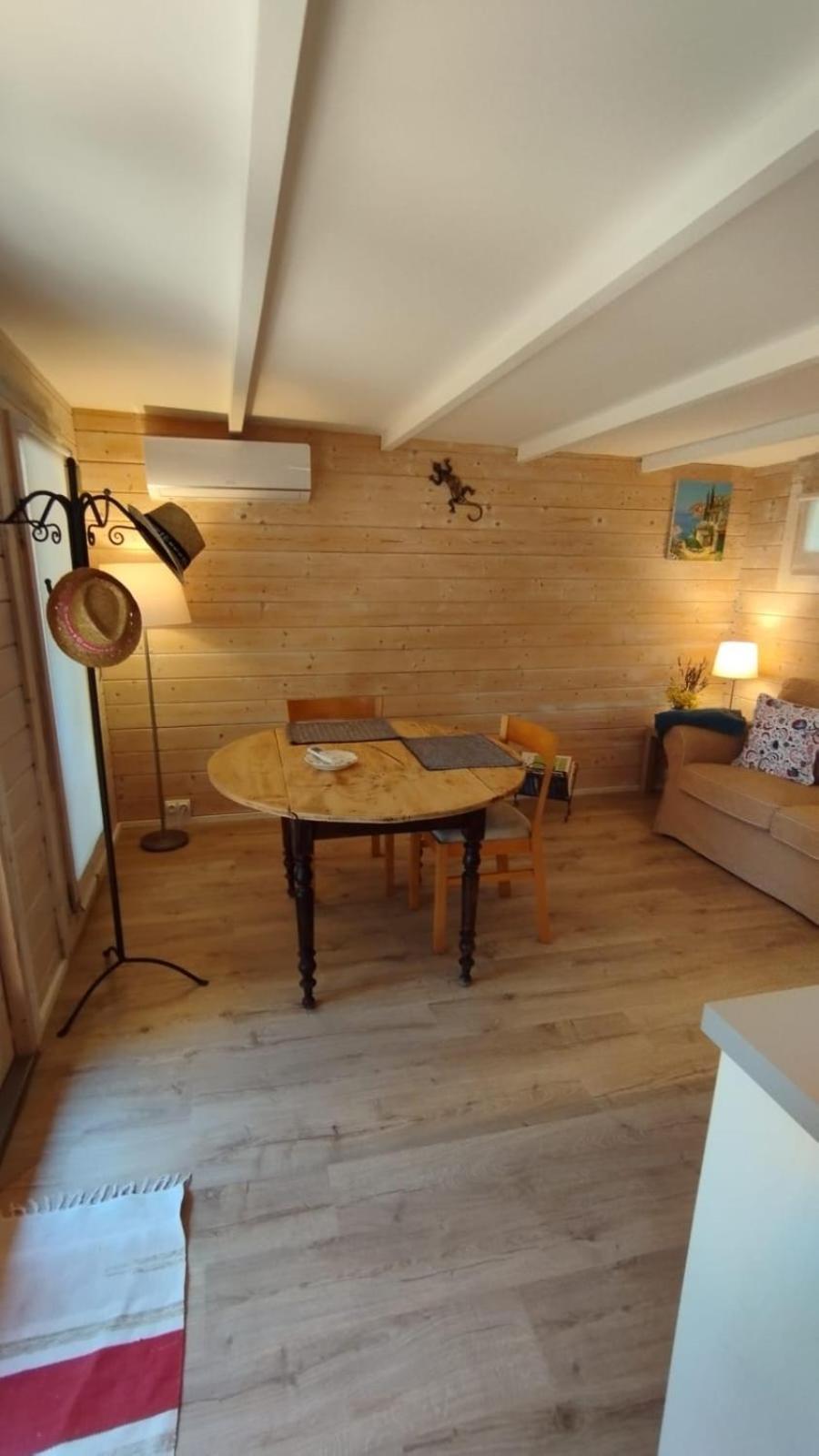 Bed and Breakfast La Bergerie Des Colles Entrecasteaux Экстерьер фото