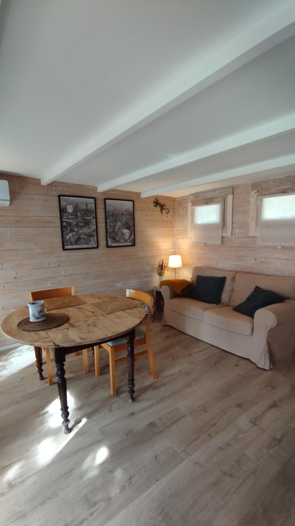 Bed and Breakfast La Bergerie Des Colles Entrecasteaux Экстерьер фото